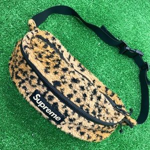 SUPREME leopard fleece waistbag